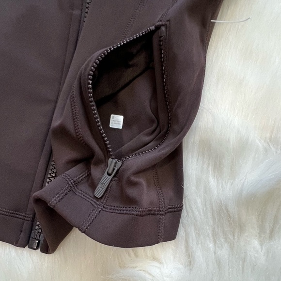 ‼️SOLD‼️🆕Lululemon🍋 Define Cropped Jacket Nulu Colour Espresso Sz 0 - Picture 12 of 12